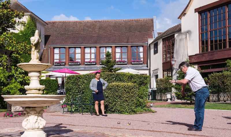 Le Manoir De Gressy Hotel Exterior foto